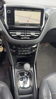 Peugeot 2008 1.2 PureTech 6/AT 81 KW - 110 HP - 16