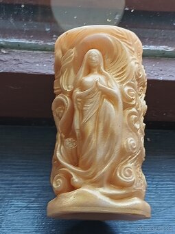 Domáce vyrobené sviečky a kytica - 16