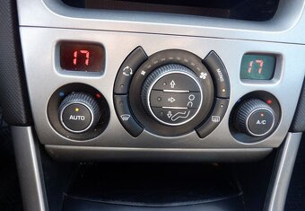 Peugeot 308 kombi SW "Panorama", 1.6 HDI, 7-miestny, 85 kW - 16