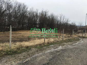 Pozemok Štitáre (800 m2) ,v slepej uličke pod lesom ID 539- - 16