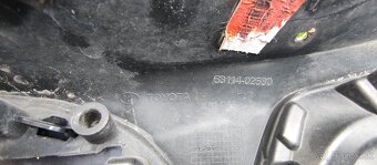 Toyota Corolla XII E21 2018 pre SEDAN - predna maska logo - 16