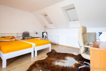 Na predaj dva rodinné domy s bazénom a vedľajšími stavbami - 16