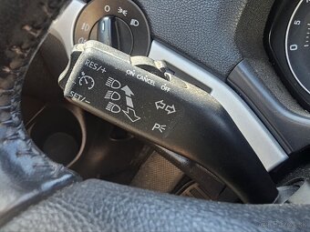 Škoda Octavia Combi 1.9 TDI Elegance DSG Rezervovane - 16