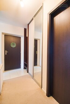 PREDAJ:3 izbový byt s garážou a záhradkou, blízko centra mes - 16