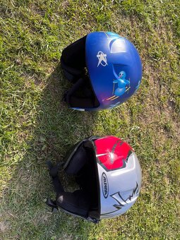 Korčule lyže, skateboard, prilby - 16