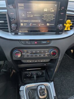 KIA XCeed 1.5 T-GDi GOLD Hatchback Manuál - 16