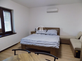 Dom s 2 apartmánmi a pozemkami na stavbu domu v Štúrove   . - 16