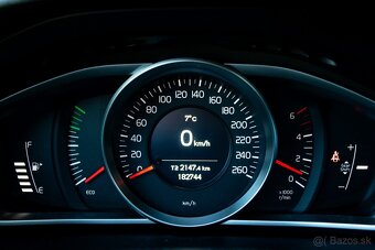 Volvo V40 D2 2.0L 88kW MT/6 2018 - 16