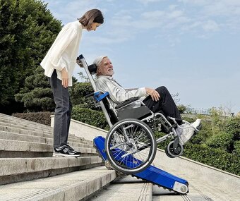 Elektrické rudla a pásový schodolez (nosnosť do 420 kg) - 16