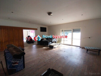 Rezervovaný, rodinný dom s bazénom a veľkou garážou-Nýrovce( - 16