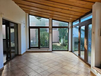 Predáme 5-izbový rodinný dom na Štúrovej ulici v meste Vrábl - 16