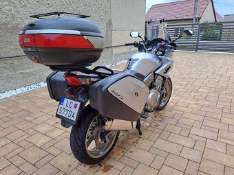 Pedám Honda CBF 1000 A - nová STK - 16