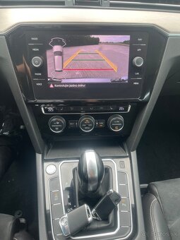 Volkswagen Passat Variant 2.0 TDI ELEGANCE DSG - 16
