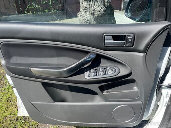 Ford C-max 2,0 benzin+ plyn - 16