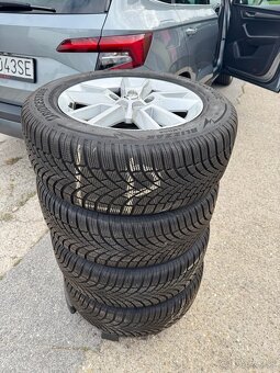 Škoda Karoq 1.5 TSI DSG, plná výbava, odpočet DPH, TOP stav - 16