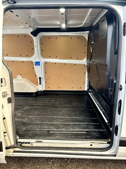 Ford Transit Custom 2.0 TDCi MildHybrid 130  L1 odpočet DPH - 16
