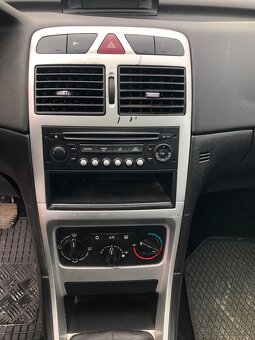 Peugeot 307 SW 1.6 HDI 80 KW, PANORAMA, 7 miest - 16