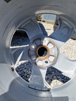 5x112 R17 orig. ŠKODA + 225/45 R17 zimné (Nokian) - 16