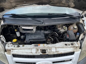 Ford Transit 2.2 TDCi 81kw 9 míst L2H2 - 16