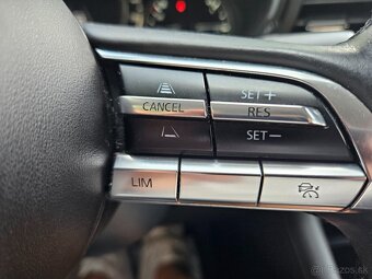 Mazda 3 2.0 Skyactiv X180 GT KÚPENÉ SK - 16