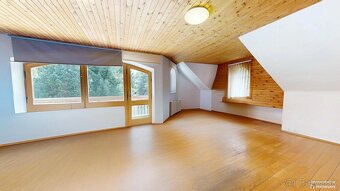 Na predaj, 8i rodinný dom 450 m2, pozemok 900 m2, Trnové, - 16