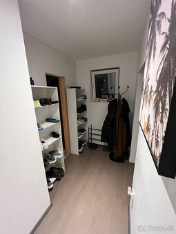 Predám 4-izbový rodinný dom v obci Veľké Zálužie - 16