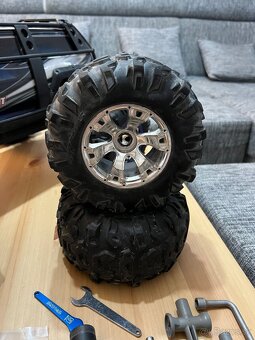 Traxxas Summit 1:8 Modrý TITAN 775 - 16