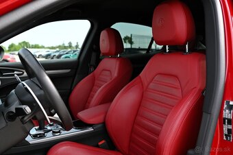 Alfa Romeo Stelvio Q4 VELOCE - 16