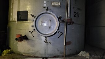 Stojatá nerezová nádoba 41.500 L - 16
