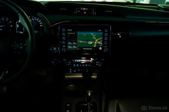 Toyota Hilux DC 2.8 I D-4D Invincible Sport 4x4 A/T - 16
