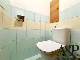 3 IZB. REKONŠTRUOVANÝ BYT S BALKÓNOM A KOMOROU, 74M2, ROBOTN - 16