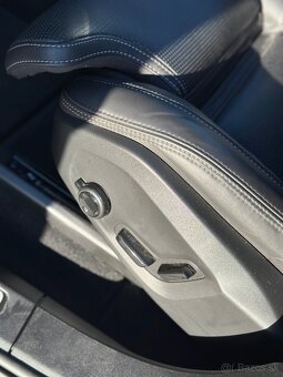 VOLVO XC60 B5 R-DESIGN - 16