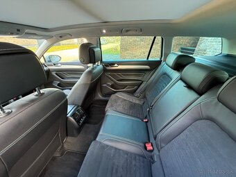 Volkswagen Passat Variant 2.0 TDI EVO Elegance DSG - 16