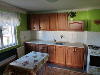 Ponúkame na predaj starší rodinný dom na Samovej ul. v DNV - 16
