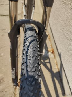 [09]  Horský bicykel Focus Black Forest 29r 2.0 (2013) - 16