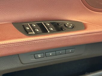 BMW 750xd Facelift SR Auto 4x4 rok 2013 - 16