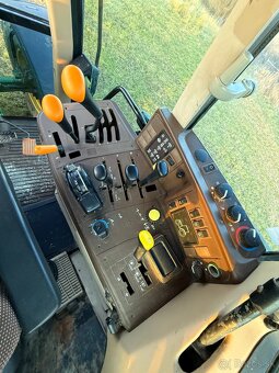 John deere 6810 - 16