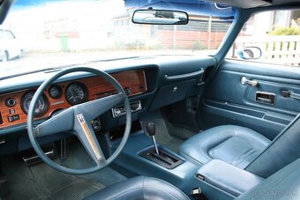 Pontiac Firebird Formula 400 z roku 1975 - 16