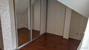 NOVINKA 5i RD pripravený na okamžité bývanie v pokojnej lo - 16