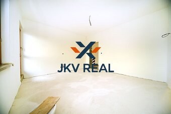 4 izbový rodinný dom s garážou v tichej lokalite - 16
