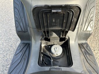 SYM GTS 300i - 16