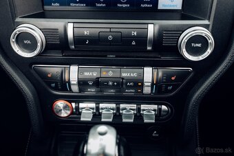 NEBURANY Ford Mustang 5.0 Ti-VCT V8 GT Cabrio - 16