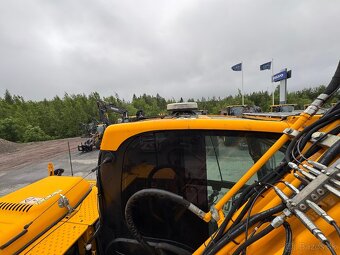 Kolový otočný bagr JCB JW170 E - 16