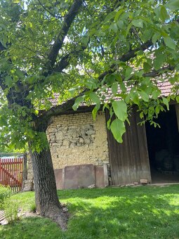 Dom s veľkým pozemkom a stodolou - 16