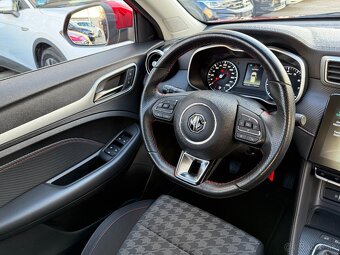 MG ZS 1.5 78kW Manuál DAB Full LED - záruka Autodraft - 16