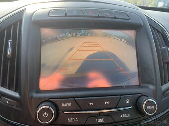 Opel Insignia 125KW/170 koni / automat / bixenon/serv.kniha - 16