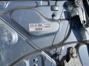 Hyundai i30 Combi 07-12 zadné pravé svetlo, mechanizmus okna - 16