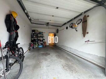 Veľkometrážny 3 izbový byt s garážou - 16