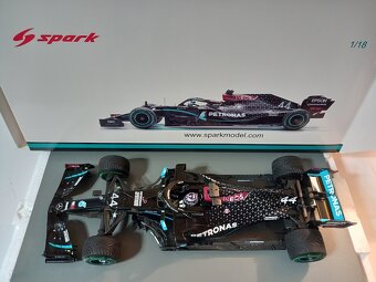 F1 MERCEDES W11 HAMILTON VÍTĚZ GP TURECKA 2020 SPARK 1:18 - 16