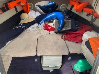 Motorový čln REGAL 2150, Volvo Penta 5GL - 16